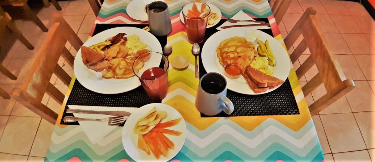פורט אנטוניו Toga Guest House מראה חיצוני תמונה